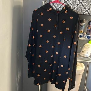Light weight hooded sweatshirt with pumpkin print NWT